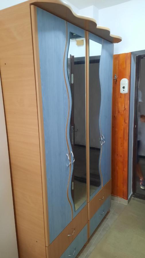 Lovely 1 Bedroom Apartment With Free Street Parking Букурещ Екстериор снимка
