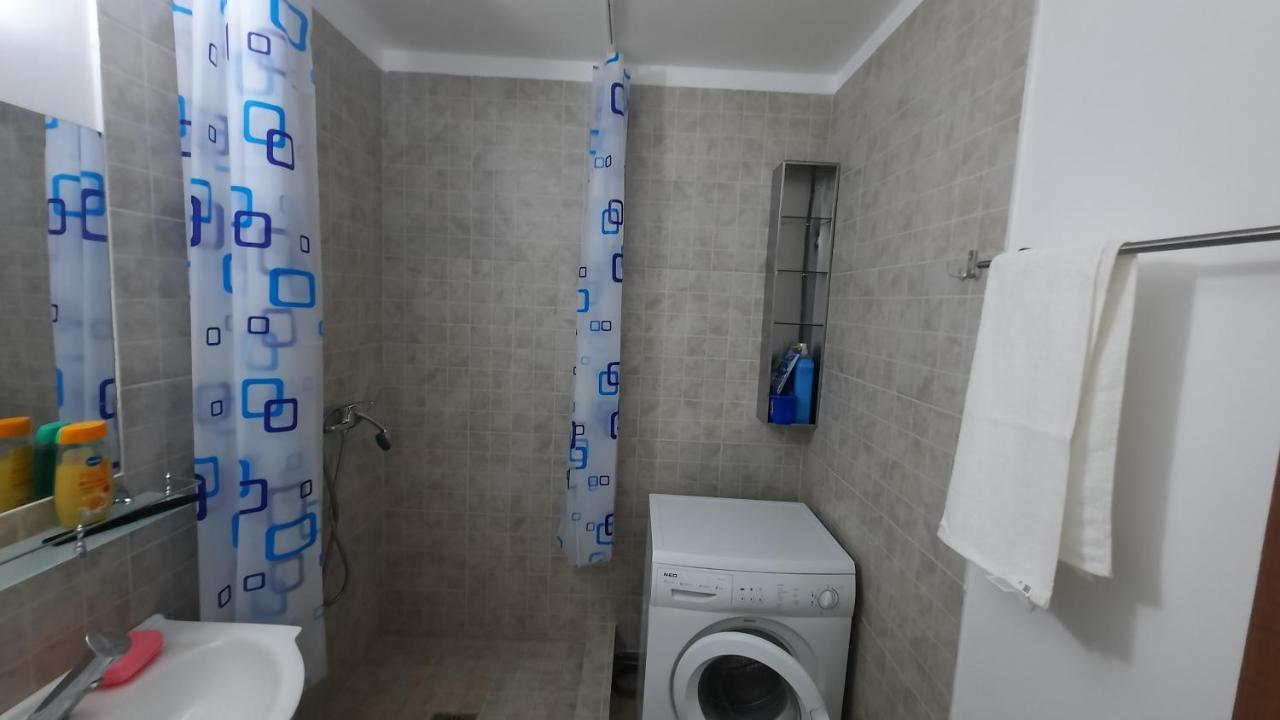 Lovely 1 Bedroom Apartment With Free Street Parking Букурещ Екстериор снимка